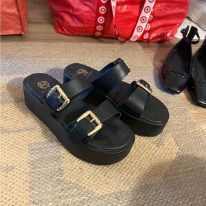 House of Harlow 1960 Black and Gold Platform Sandals